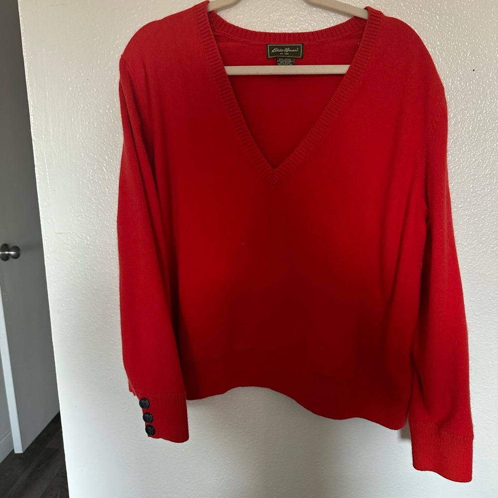 Red sweatshirt - Picture 5 of 5